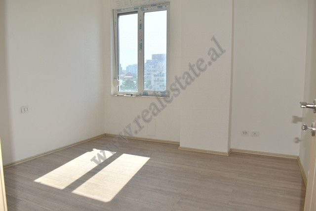 Office space for rent in the Lapraka area in Tirana.
It is positioned on the second floor of a new 